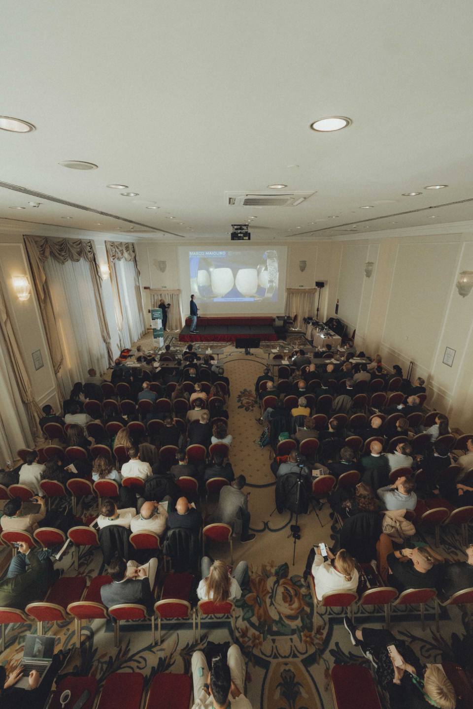 Relatore sul palco
