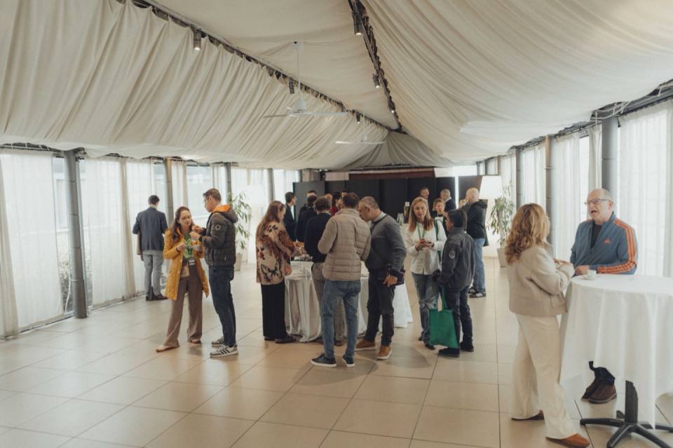 Aperitivo di benvenuto tra i partecipanti